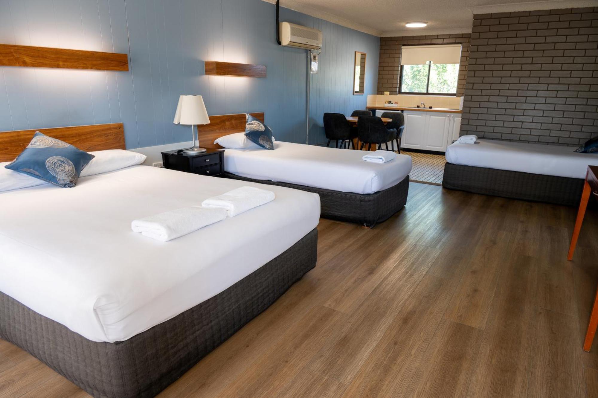 Tumut Valley Motel Pet Friendly Extérieur photo