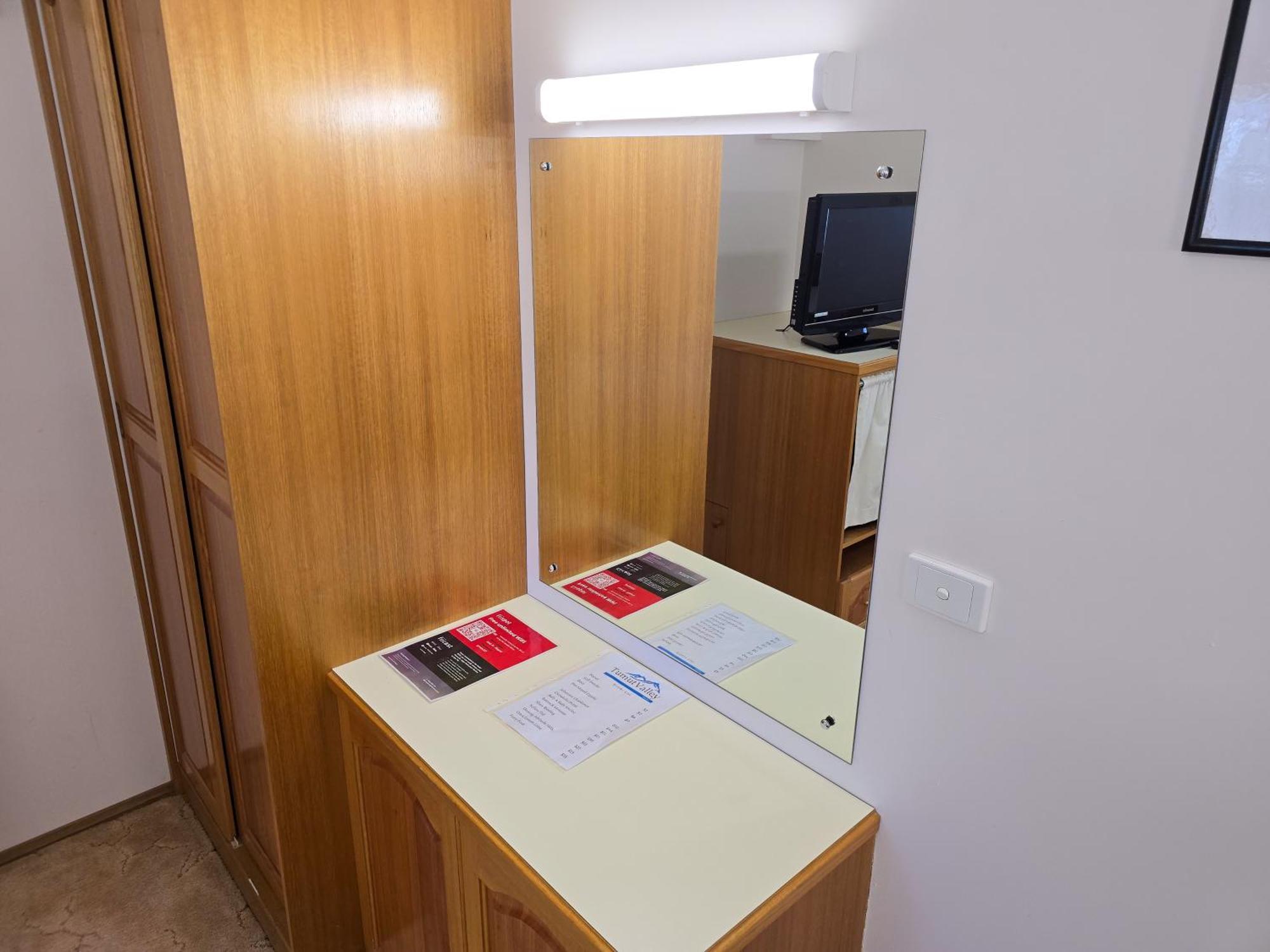 Tumut Valley Motel Pet Friendly Extérieur photo