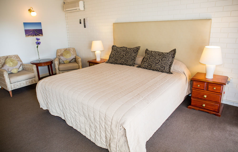 Tumut Valley Motel Pet Friendly Extérieur photo