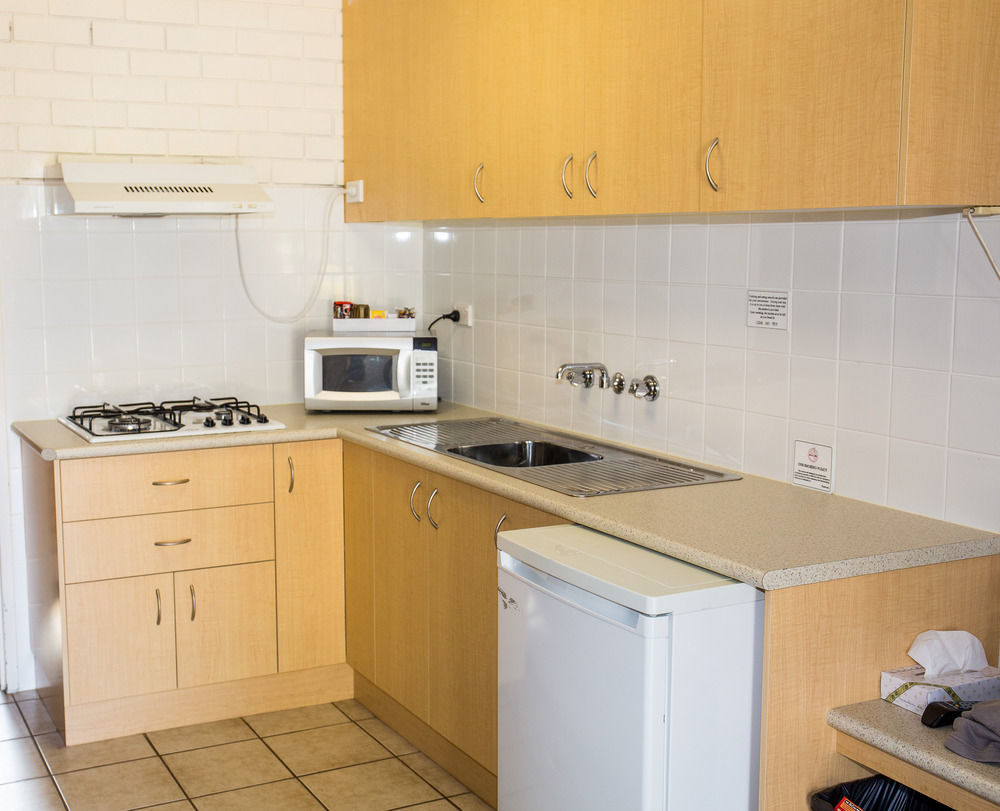 Tumut Valley Motel Pet Friendly Extérieur photo